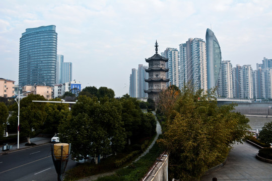 芜湖古塔 临江桥风光