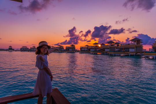 大海日落 夕阳红