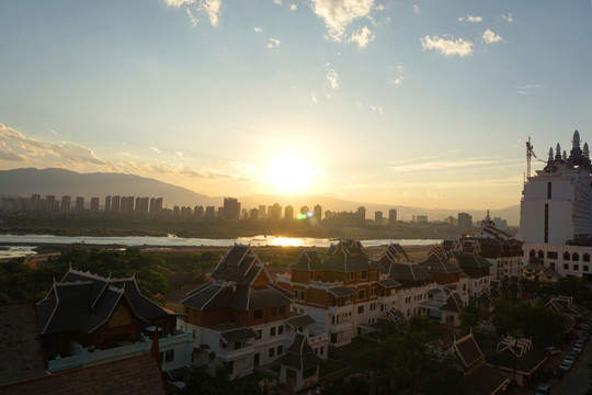 日落澜沧江 夕照景洪