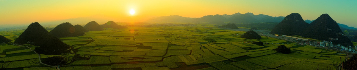 罗平金鸡峰林夕照