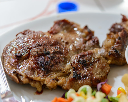 牛排烧烤牛扒西餐饮传统美食小吃