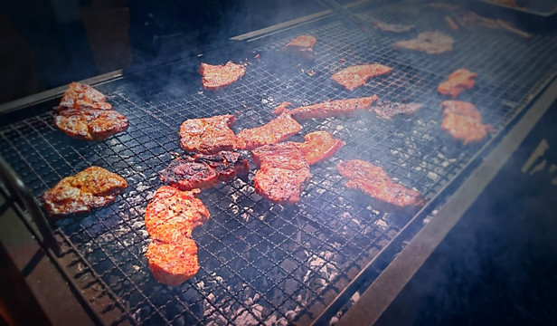 牛排烧烤牛扒西餐饮传统美食小吃