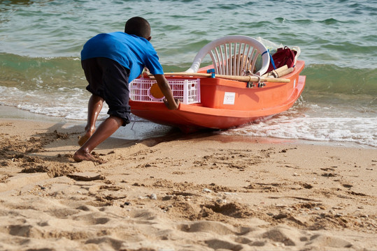 泰国甲米沙滩小船