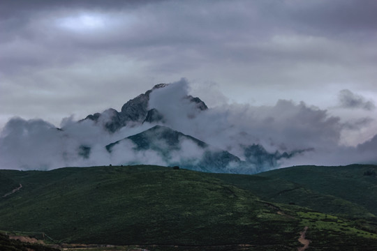 高山 流云