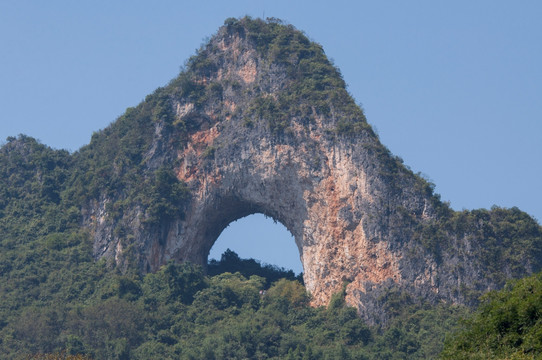 广西桂林阳朔月亮山