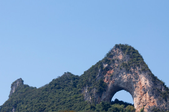 广西桂林阳朔月亮山