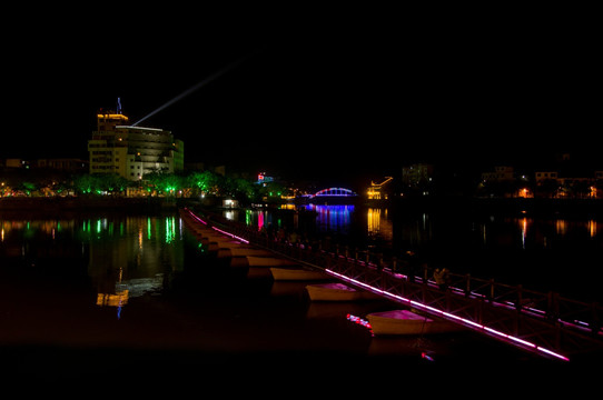 五通桥小西湖夜景