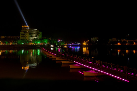 五通桥小西湖夜景