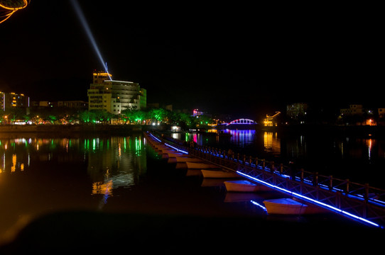 五通桥小西湖夜景