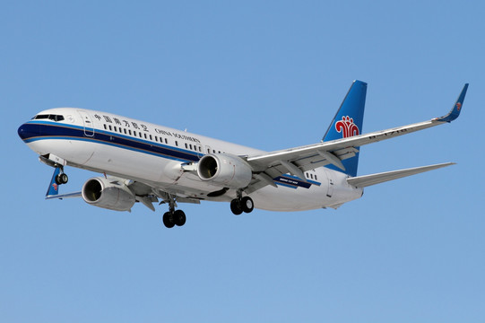 飞机降落 中国南方航空公司