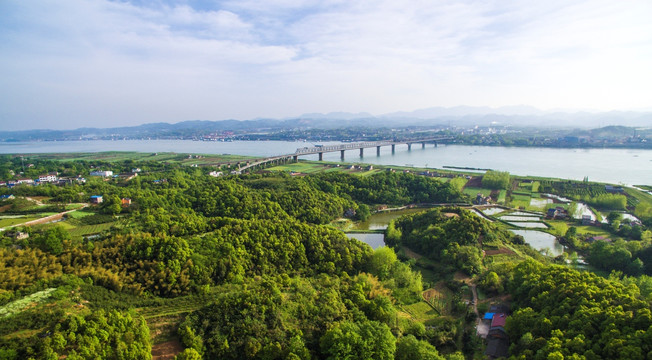 风景优美的青龙山龙头