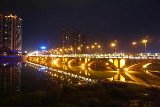 德阳旌湖夜景 德阳凯江大桥