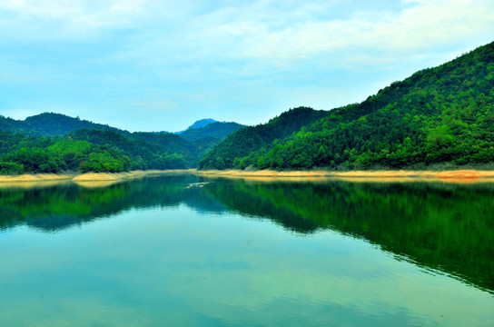 山水湖景