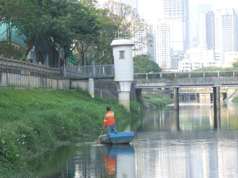 清洁河道