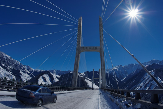 风雪天山路