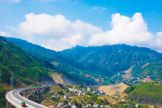 山区高速 大山