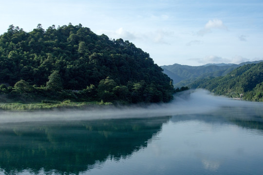 雾起小东江