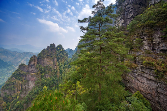 广西金秀县莲花山风光