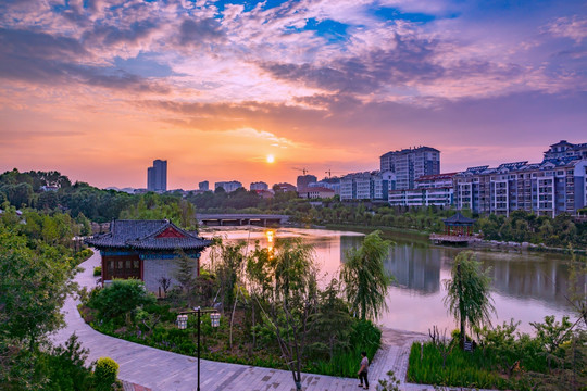 青州南阳河城市晚霞风光