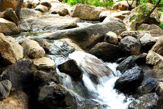 溪流 小溪 山间溪水