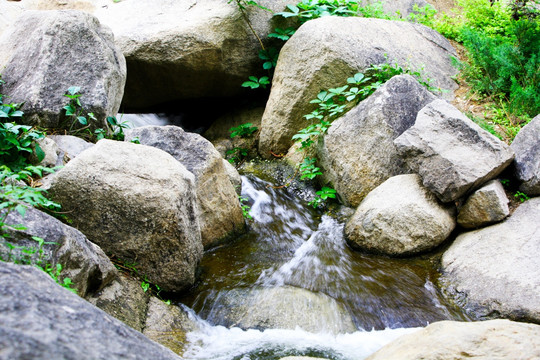 小溪流水 山间瀑布 山中溪流