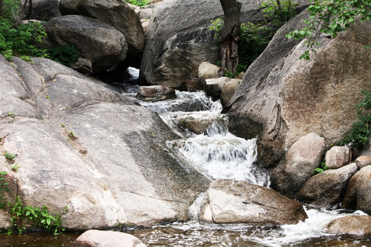 小溪流水 山间瀑布 山中溪流