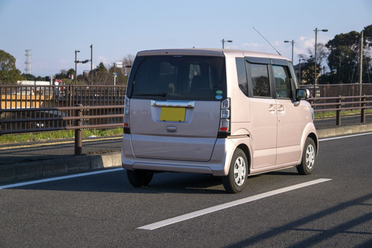 轻型轿车 两厢车