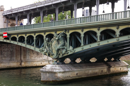 法国桥梁 塞纳河上的桥 雕塑