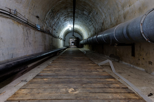 布苏里地下油库隧道