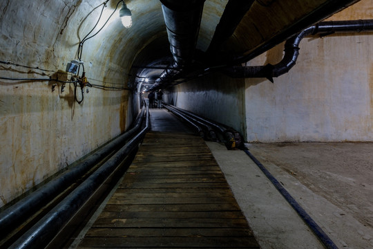 布苏里地下油库隧道