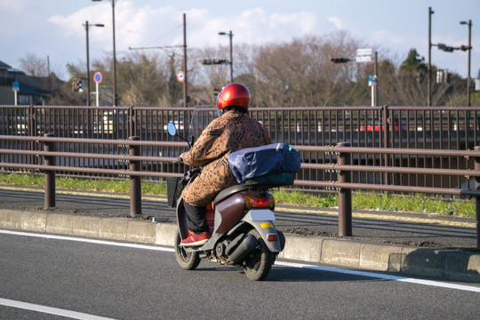 摩托车