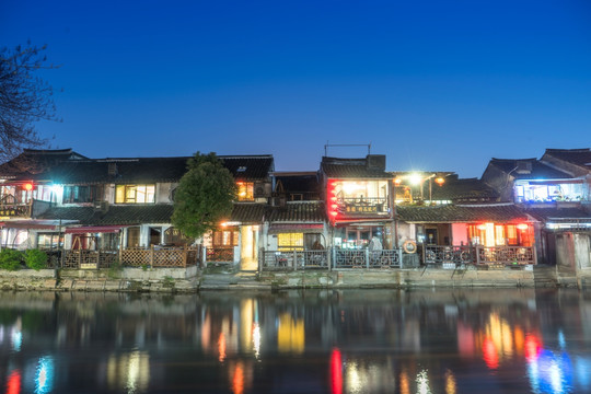 古镇水乡夜景