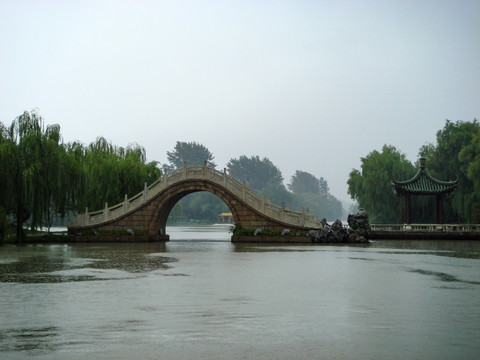 瘦西湖雨景