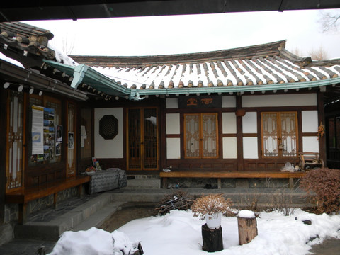 韩国传统民居院内景