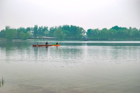 平静的湖