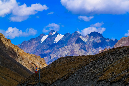 天山