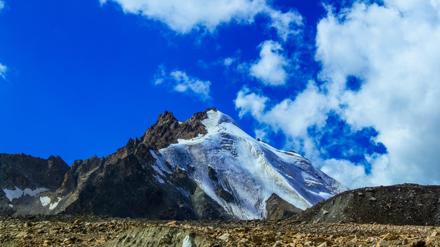 天山