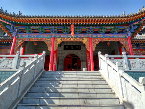豪华的古建筑大门，寺庙入口