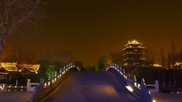 大明湖夜景