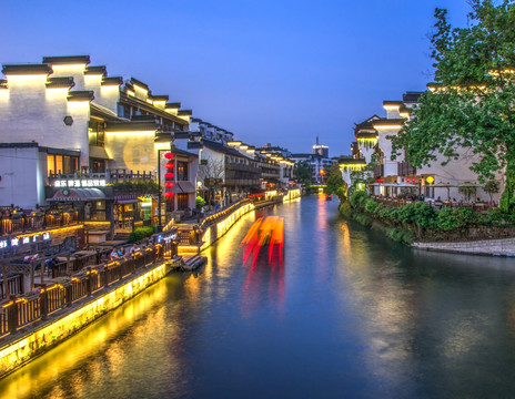 江南水乡古镇秦淮河水上人家夜景