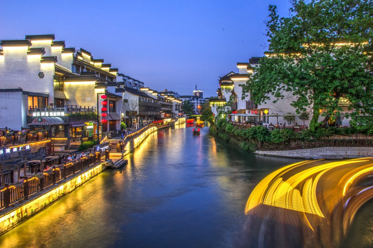 江南水乡古镇秦淮河水上人家夜景