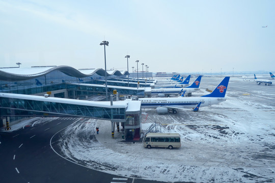 乌鲁木齐机场 降雪后的机场