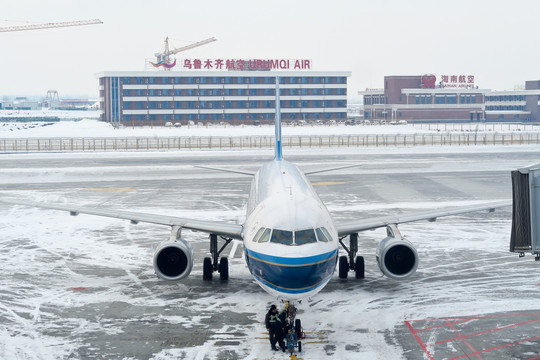 乌鲁木齐机场 雪后机场