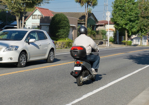 摩托车