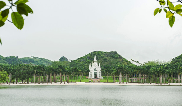 湖畔 教堂 山水