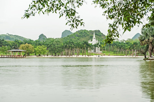 湖畔 教堂 山水