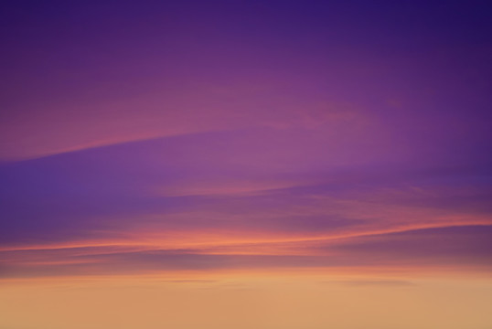 美丽夕阳紫色天空
