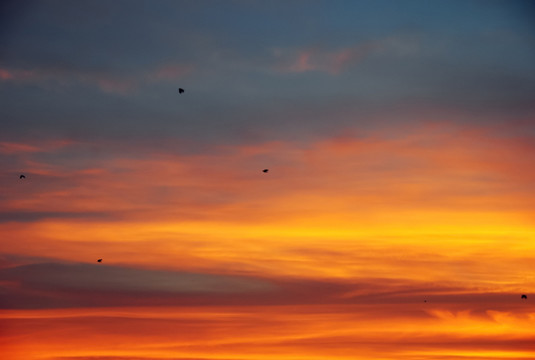 夕阳晚霞天空多彩