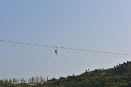 索道 高空滑索 拉链线