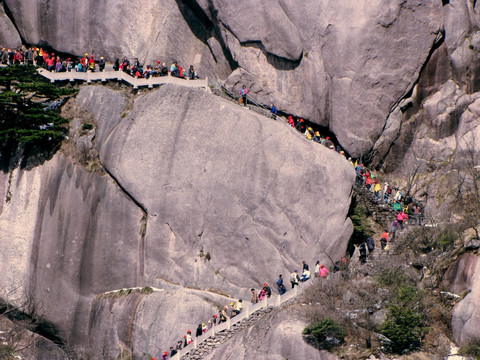 登山游客